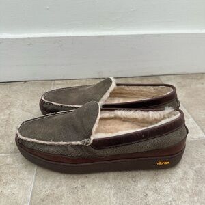 LL Bean Moc Slippers Brown Leather Shearling Vibram Shoe Mens Size 10M